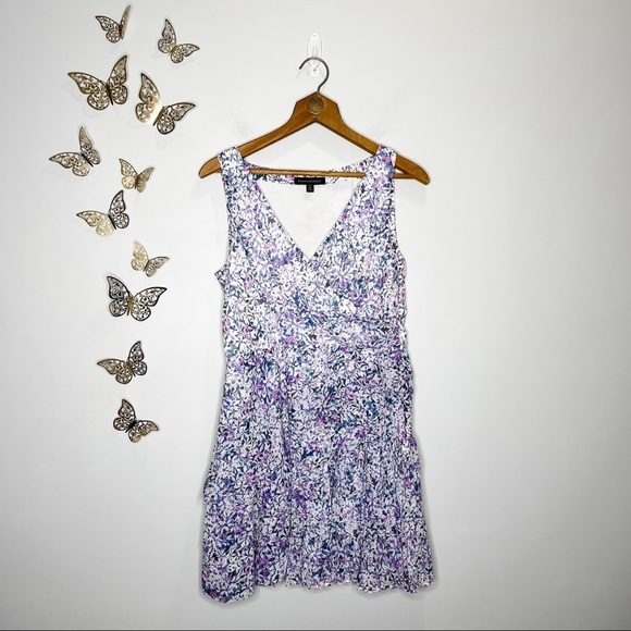 Banana Republic Dresses & Skirts - 🦋🌙 BANANA REPUBLIC | Purple and White Floral V-Neck Dress